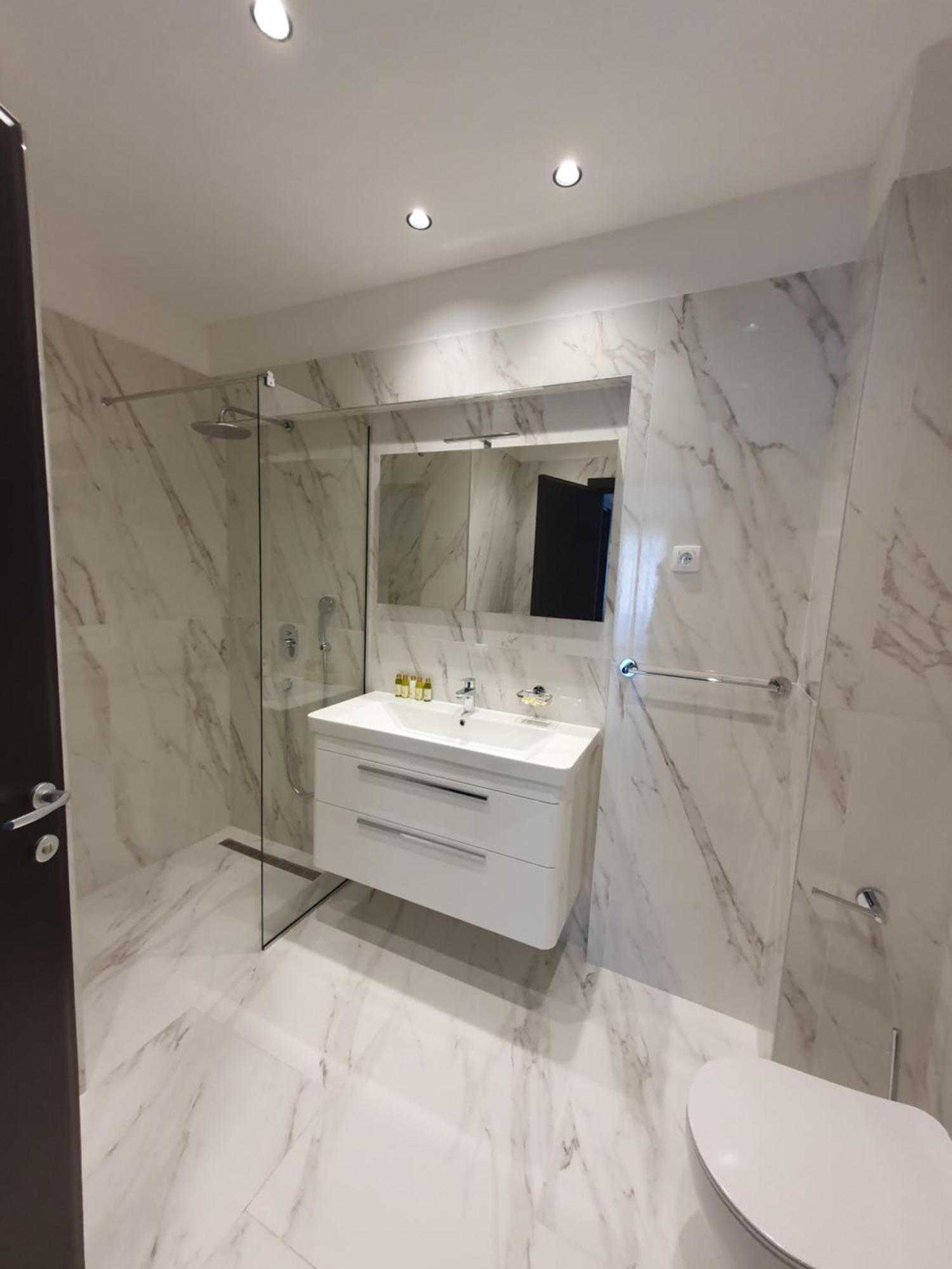 Prestige - Rafailovici Budva